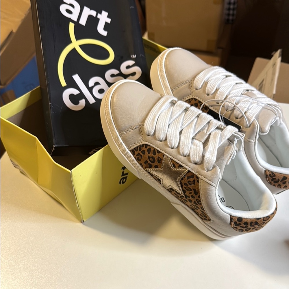 Art Class Cream and Brown Sneakers with Classic Low-Top Design